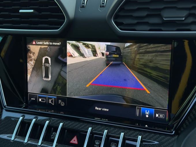 2025 Lamborghini Urus