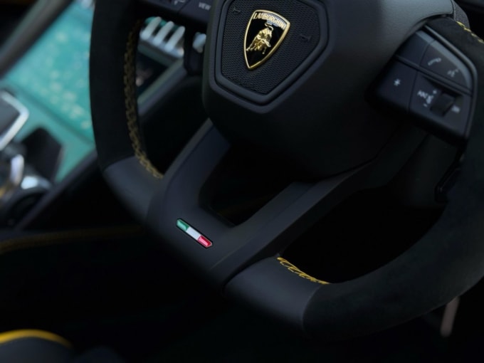 2025 Lamborghini Urus