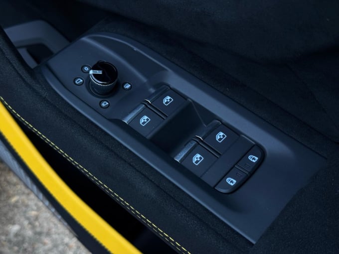 2025 Lamborghini Urus