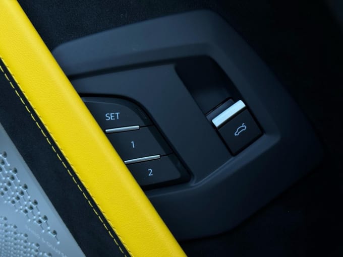 2025 Lamborghini Urus