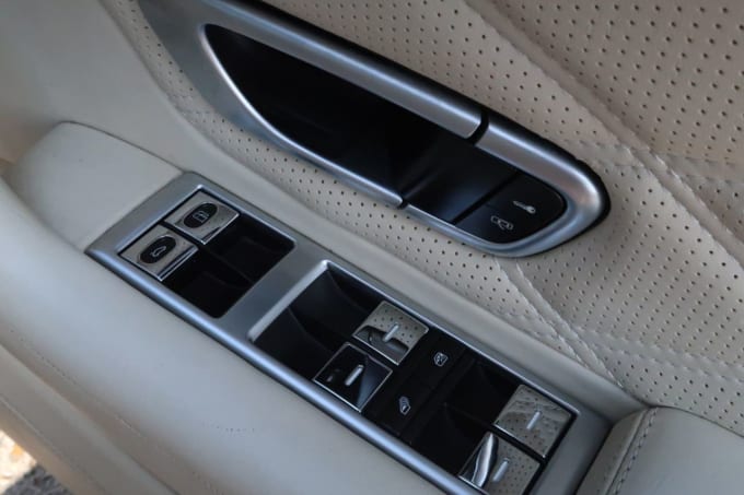 2025 Bentley Continental