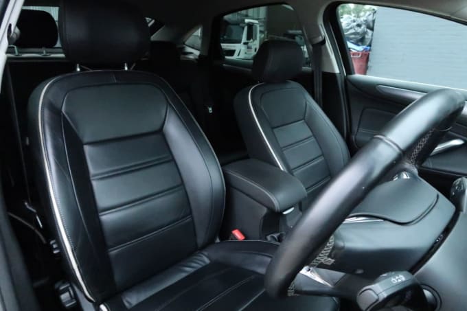 2025 Ford Mondeo
