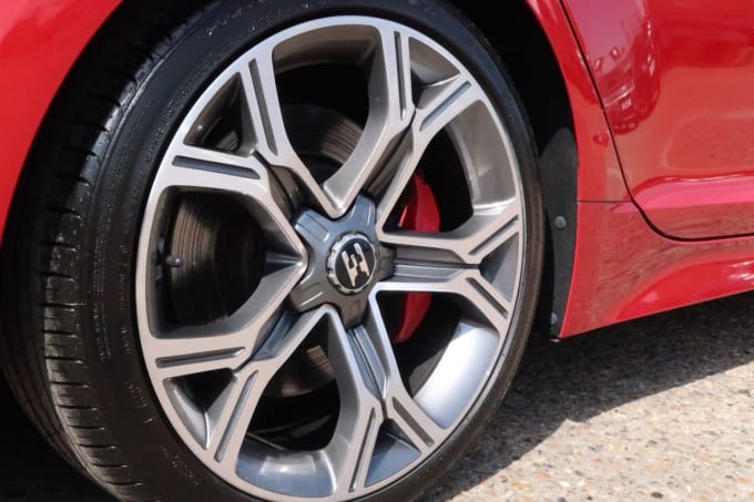 2025 Kia Stinger
