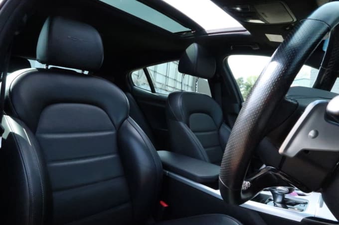 2025 Kia Stinger