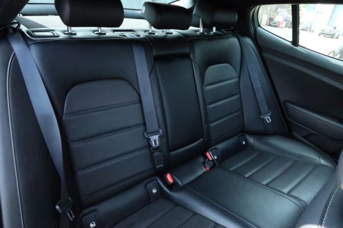 2025 Kia Stinger