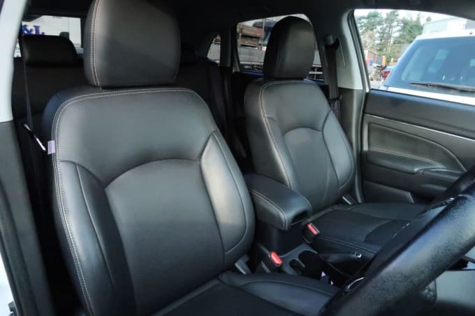 2025 Mitsubishi Asx