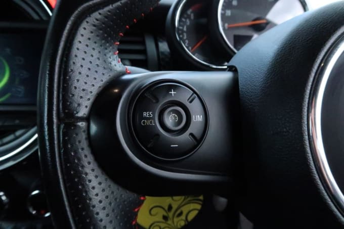 2025 Mini Hatch