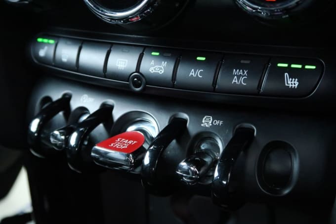 2025 Mini Hatch