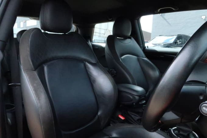 2025 Mini Hatch
