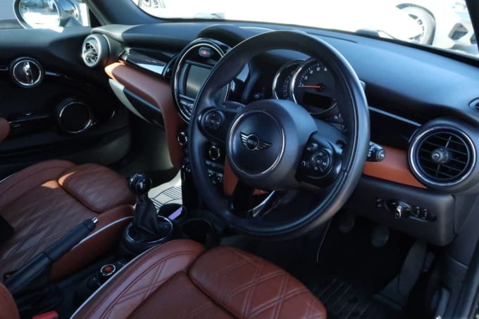 2025 Mini Hatch