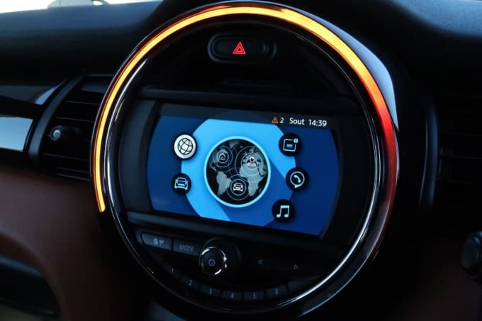 2025 Mini Hatch
