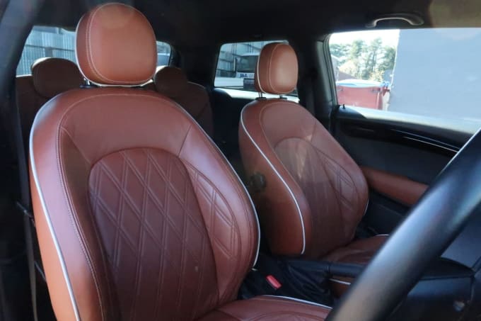 2025 Mini Hatch