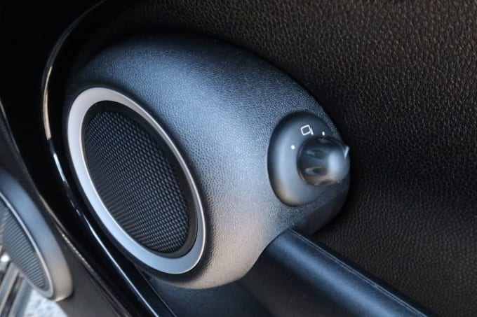 2025 Mini Hatch