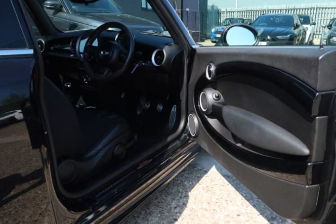 2025 Mini Hatch