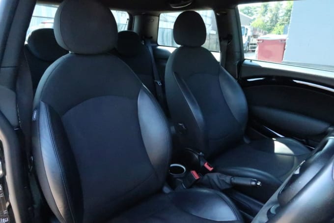 2025 Mini Hatch