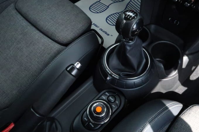 2025 Mini Hatch