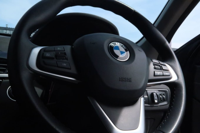 2025 BMW X1
