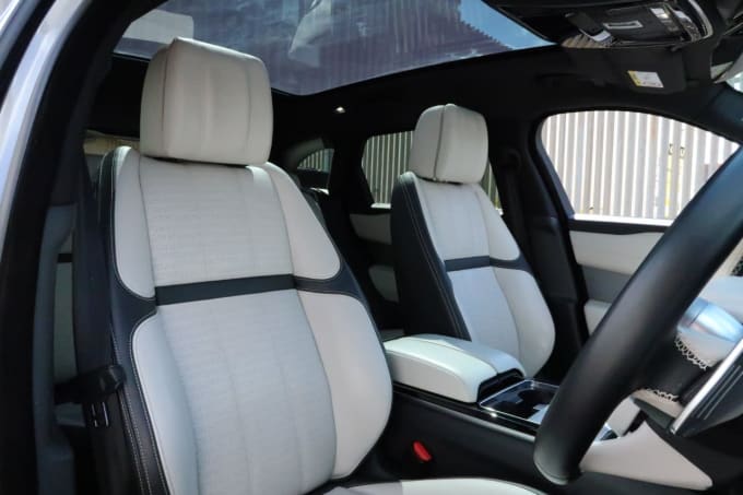 2025 Land Rover Range Rover Velar