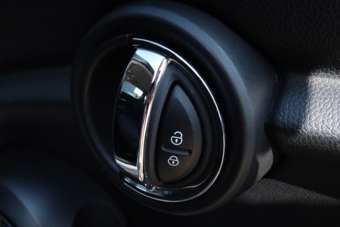 2025 Mini Hatch
