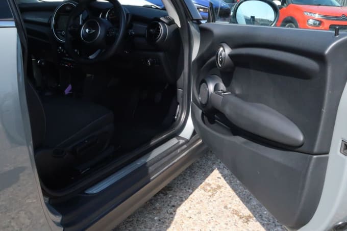 2025 Mini Hatch