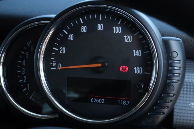2025 Mini Hatch