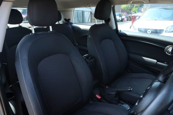 2025 Mini Hatch