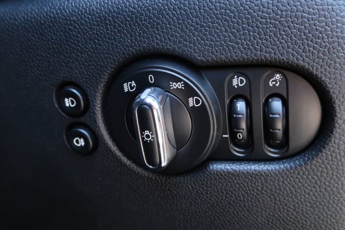 2025 Mini Hatch