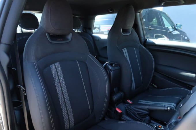2025 Mini Hatch
