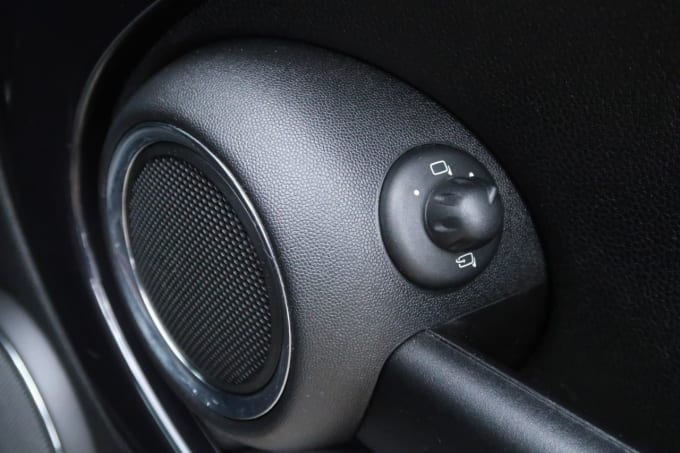 2025 Mini Hatch