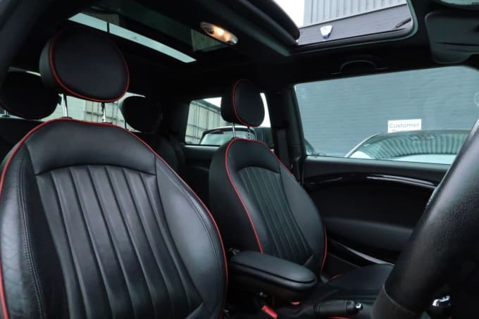2025 Mini Hatch