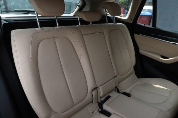 2025 BMW X1