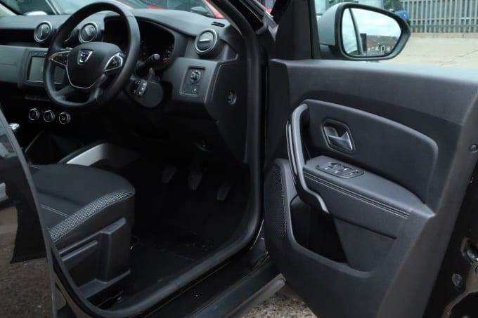 2025 Dacia Duster