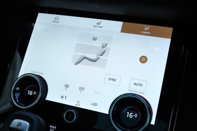 2025 Land Rover Range Rover Evoque