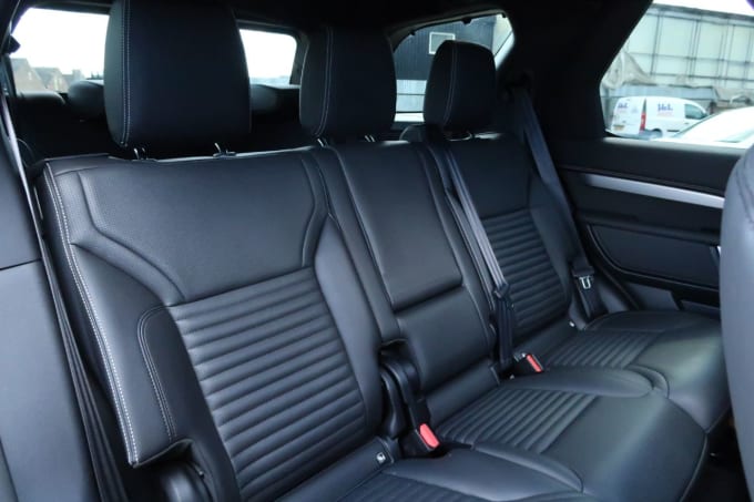 2025 Land Rover Discovery