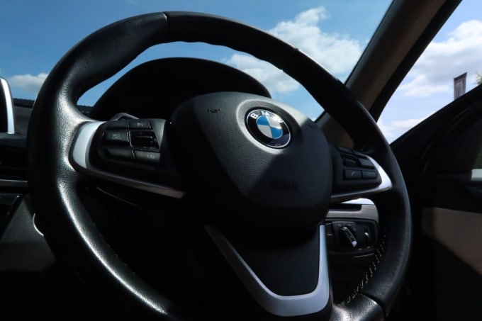 2025 BMW X1