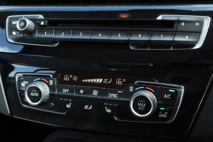 2025 BMW X1
