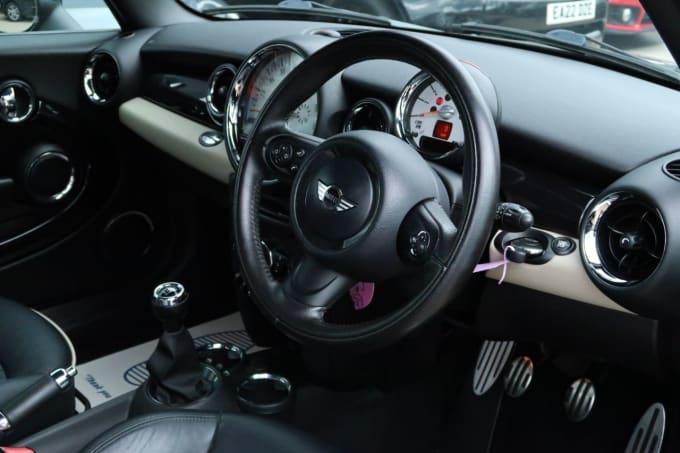 2025 Mini Hatch