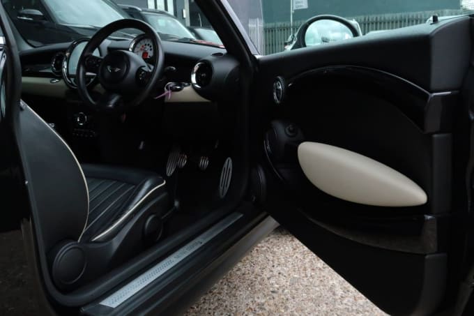 2025 Mini Hatch