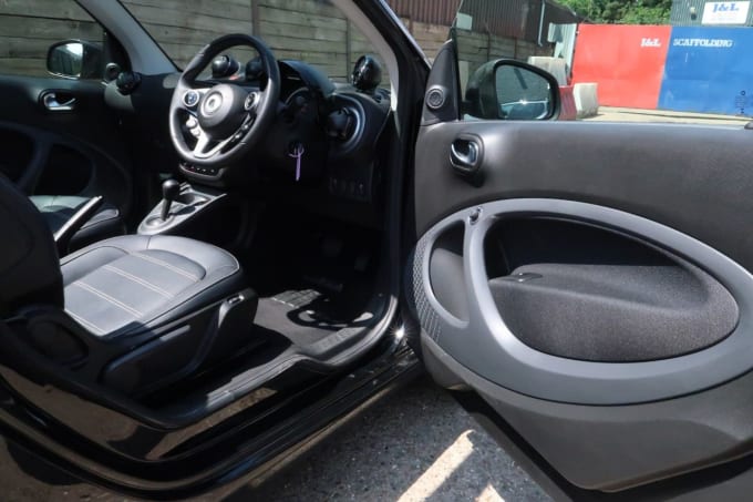 2025 Smart Fortwo