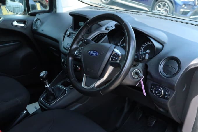 2025 Ford Transit Courier