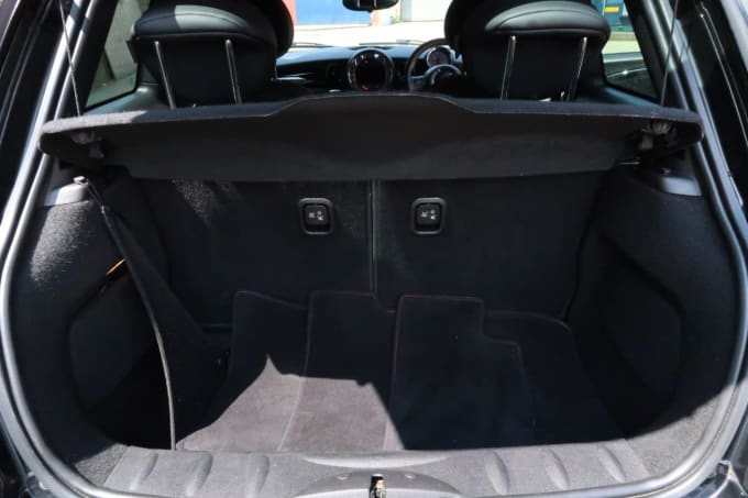 2025 Mini Hatch