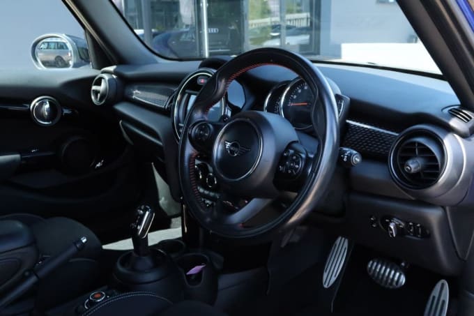 2025 Mini Hatch
