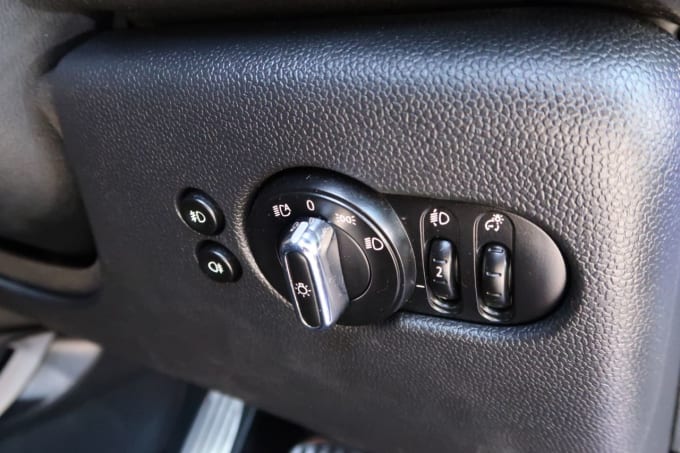 2025 Mini Hatch