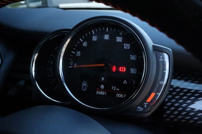 2025 Mini Hatch