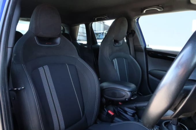 2025 Mini Hatch