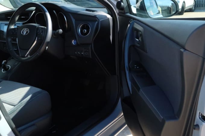 2025 Toyota Auris