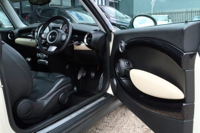 2025 Mini Hatch