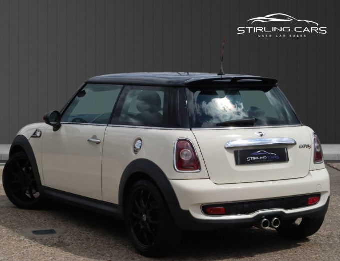 2025 Mini Hatch