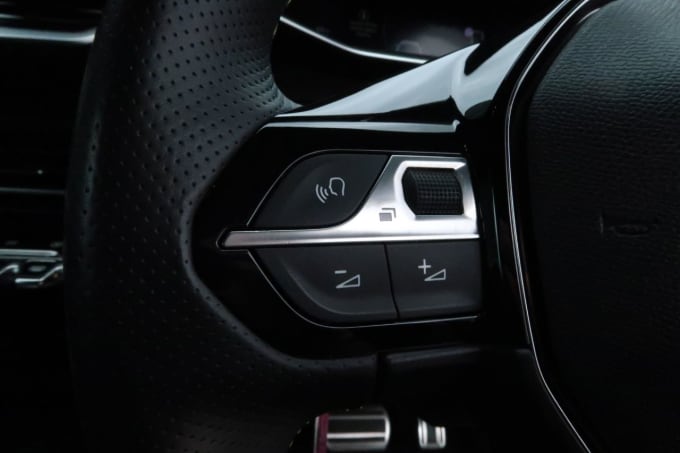 2025 Peugeot E-2008