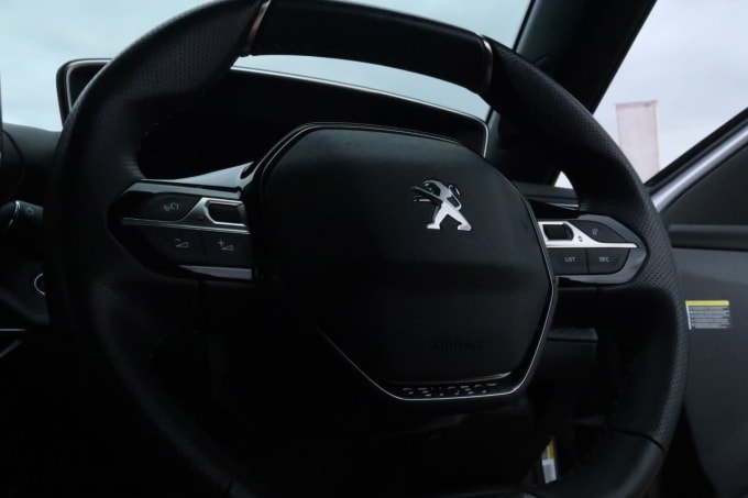 2025 Peugeot E-2008